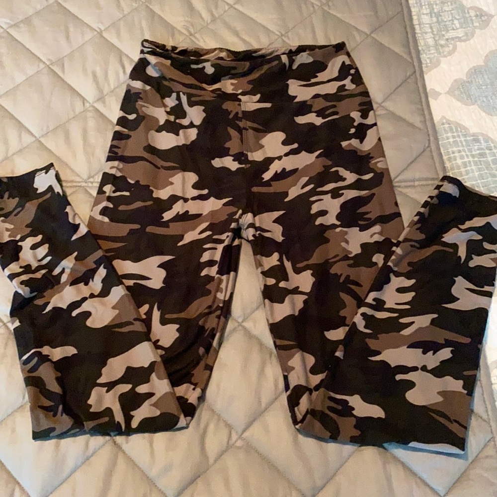 Full length camo tights